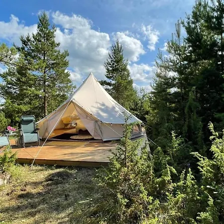 Intsu Royal Kadakametsa Glaemp * Liiva (Saaremaa)