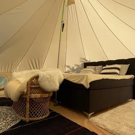 Campo de lujo Intsu Royal Kadakametsa Glaemp *