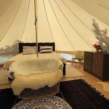 Campo de lujo Intsu Royal Kadakametsa Glaemp *