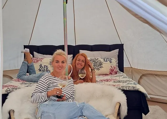 Luxury tent Intsu Royal Kadakametsa Glaemp Liiva (Saaremaa)